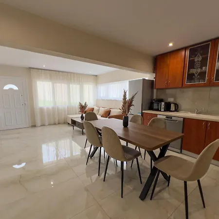 Loridis Lägenhet Prínos